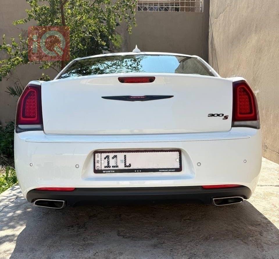 کرایسلەر 300